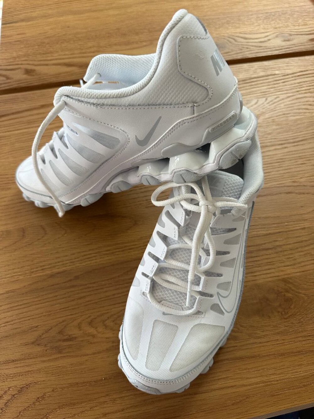 Nike Reax 8 TR Women's White Sneaker 10.5